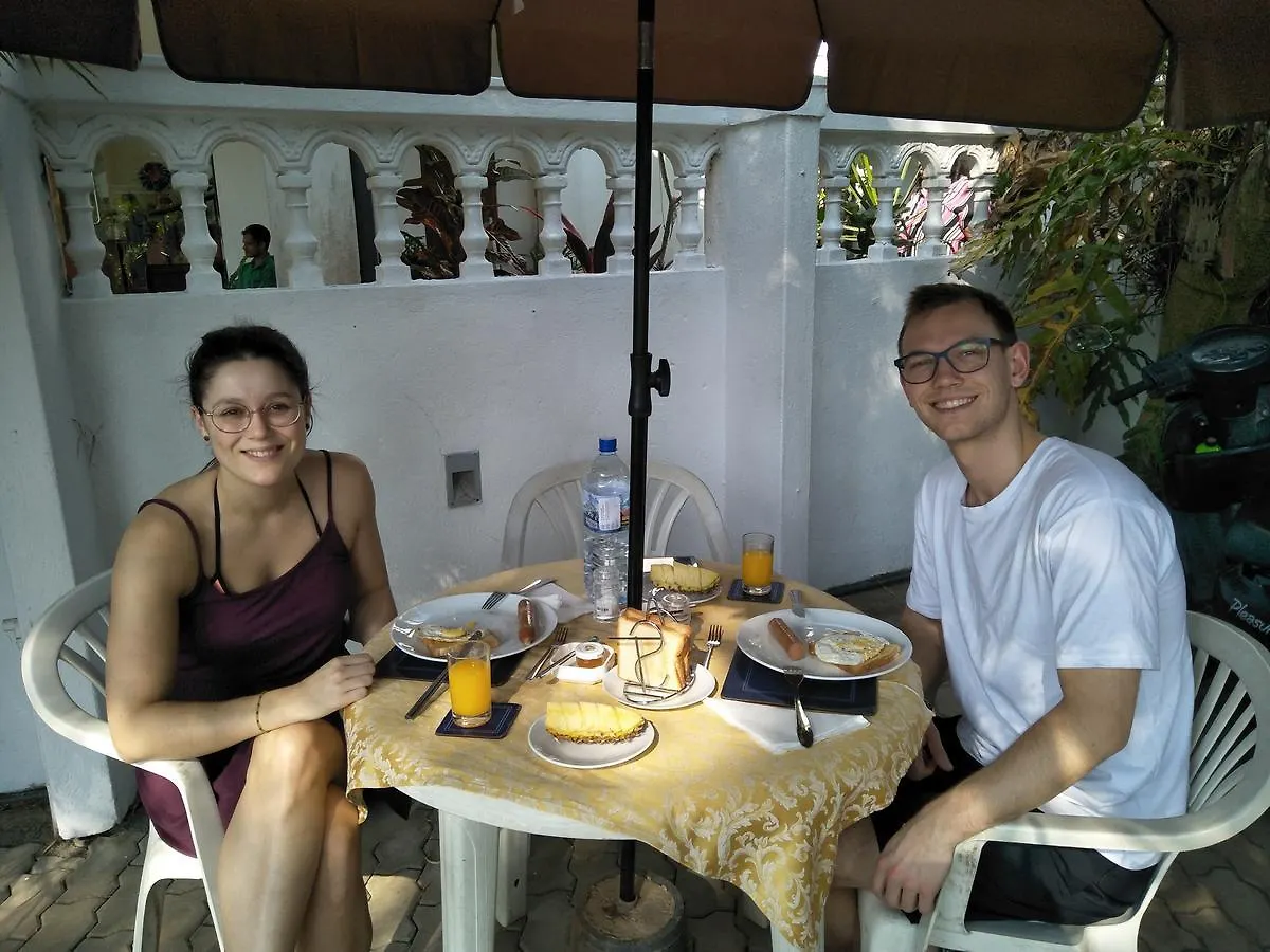 **  Dions Guest House Negombo Sri Lanka