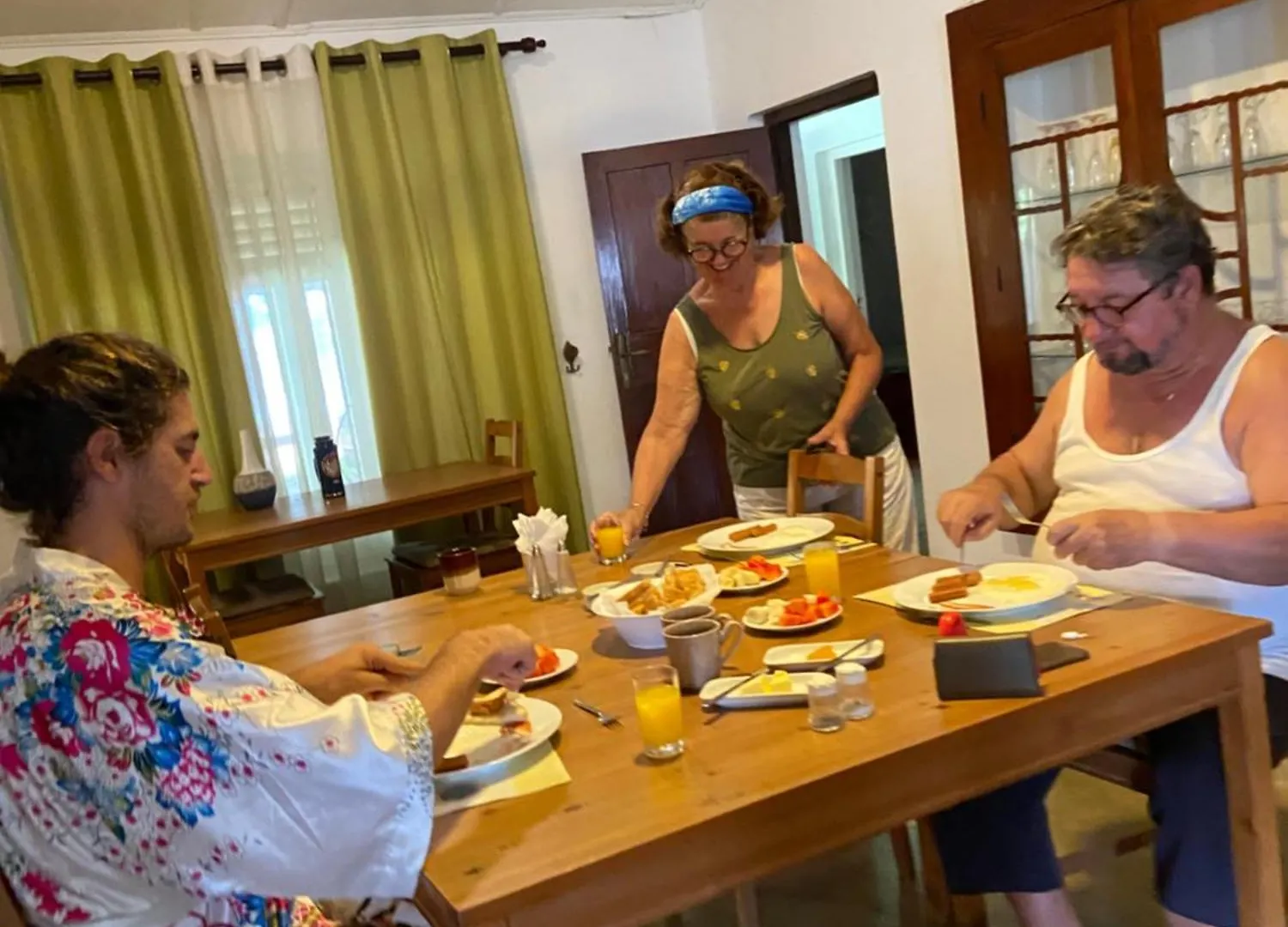 Dions Guest House نيجومبو 2*,