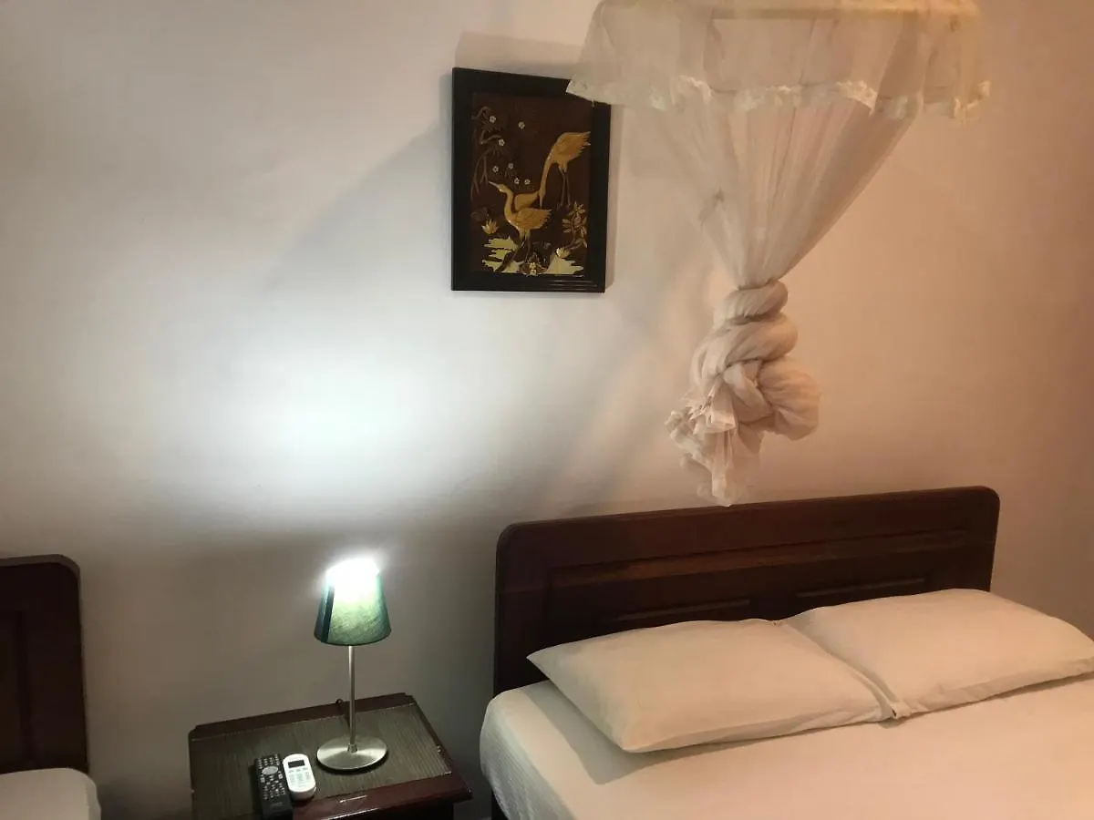 Dions Guest House نيجومبو